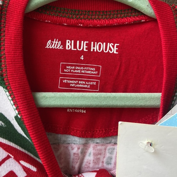 B1G2F 🚨 Hatley one piece Christmas themed pjs - Picture 5 of 6